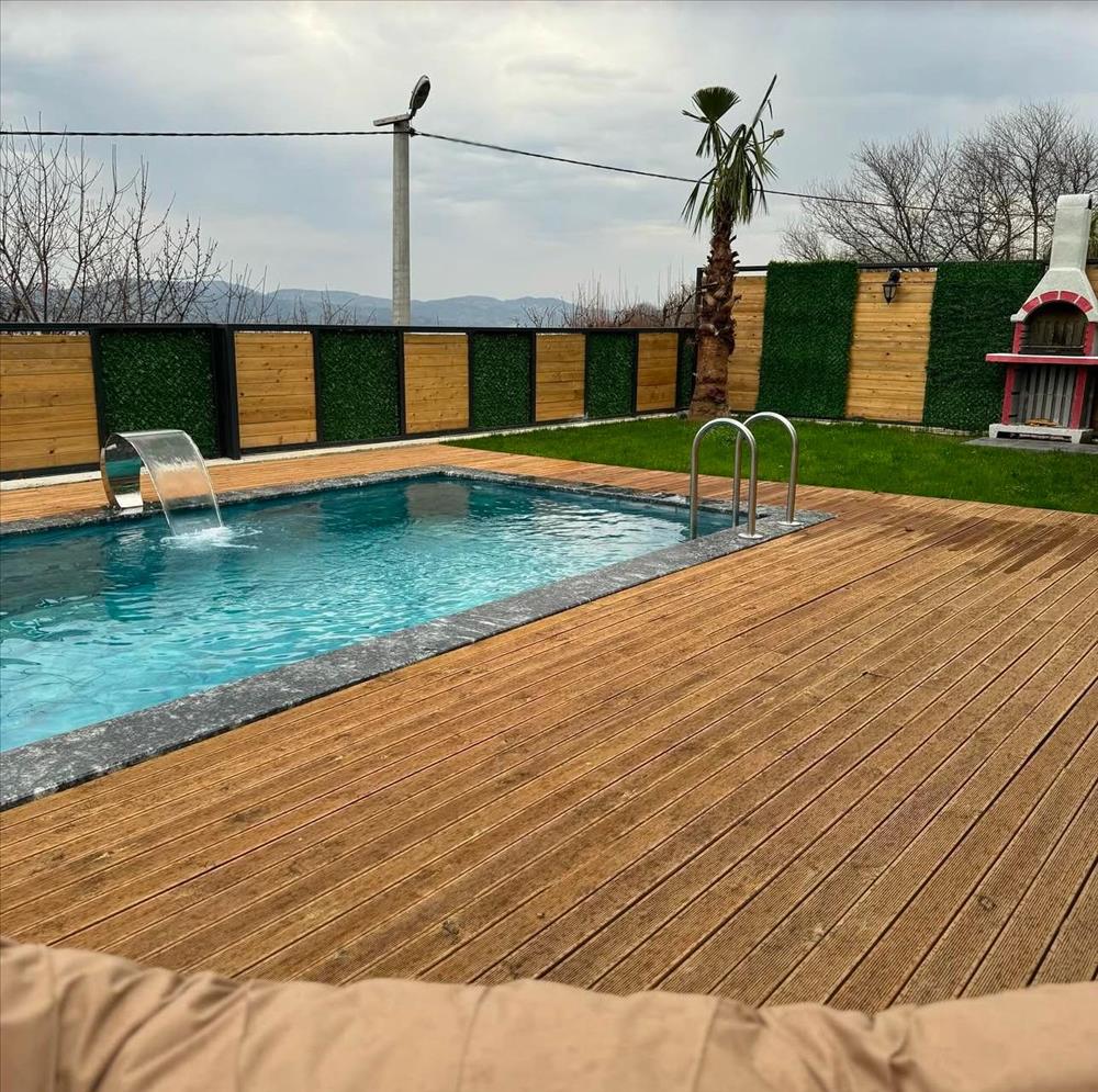 listing card gallery