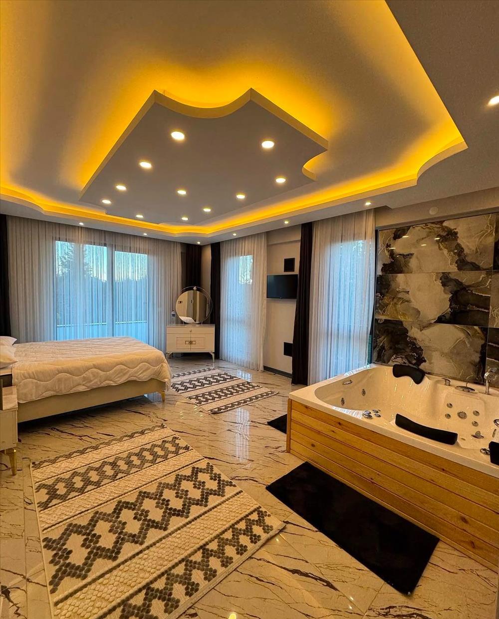 listing card gallery