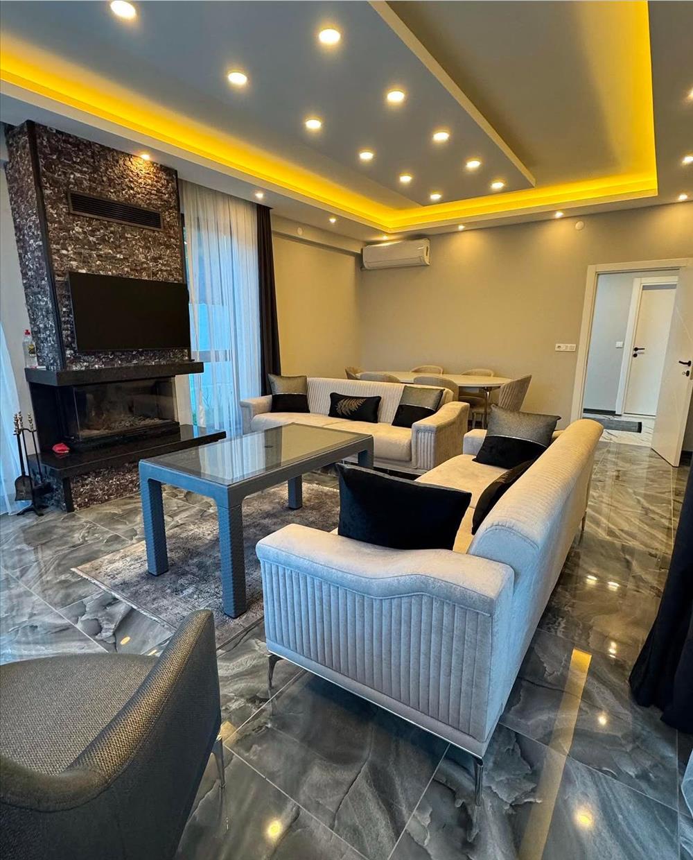 listing card gallery