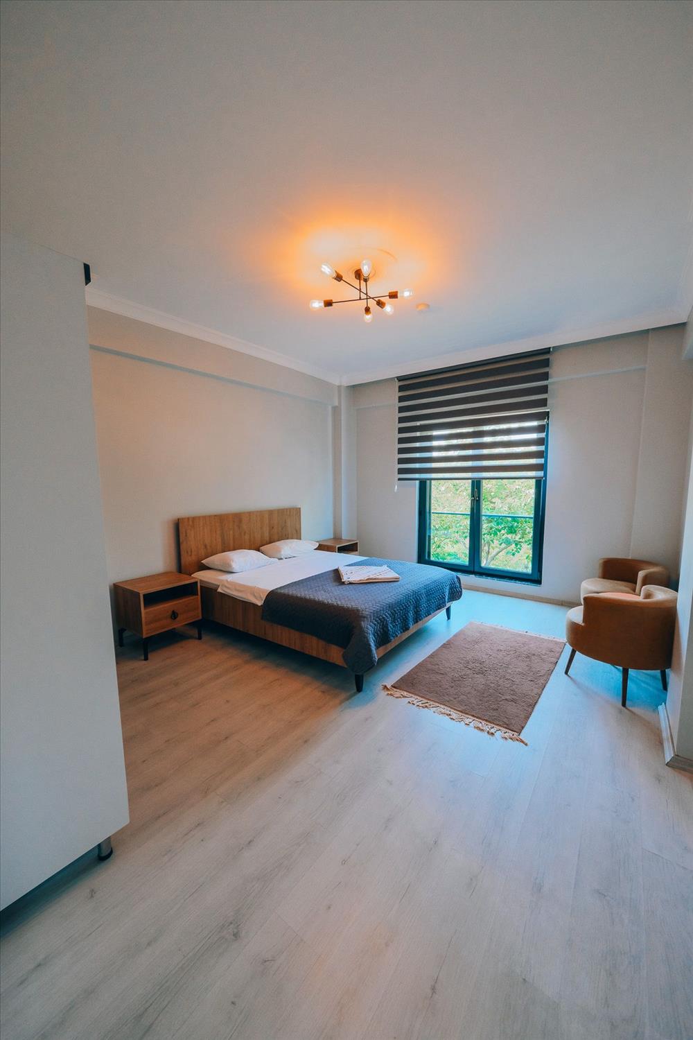 listing card gallery