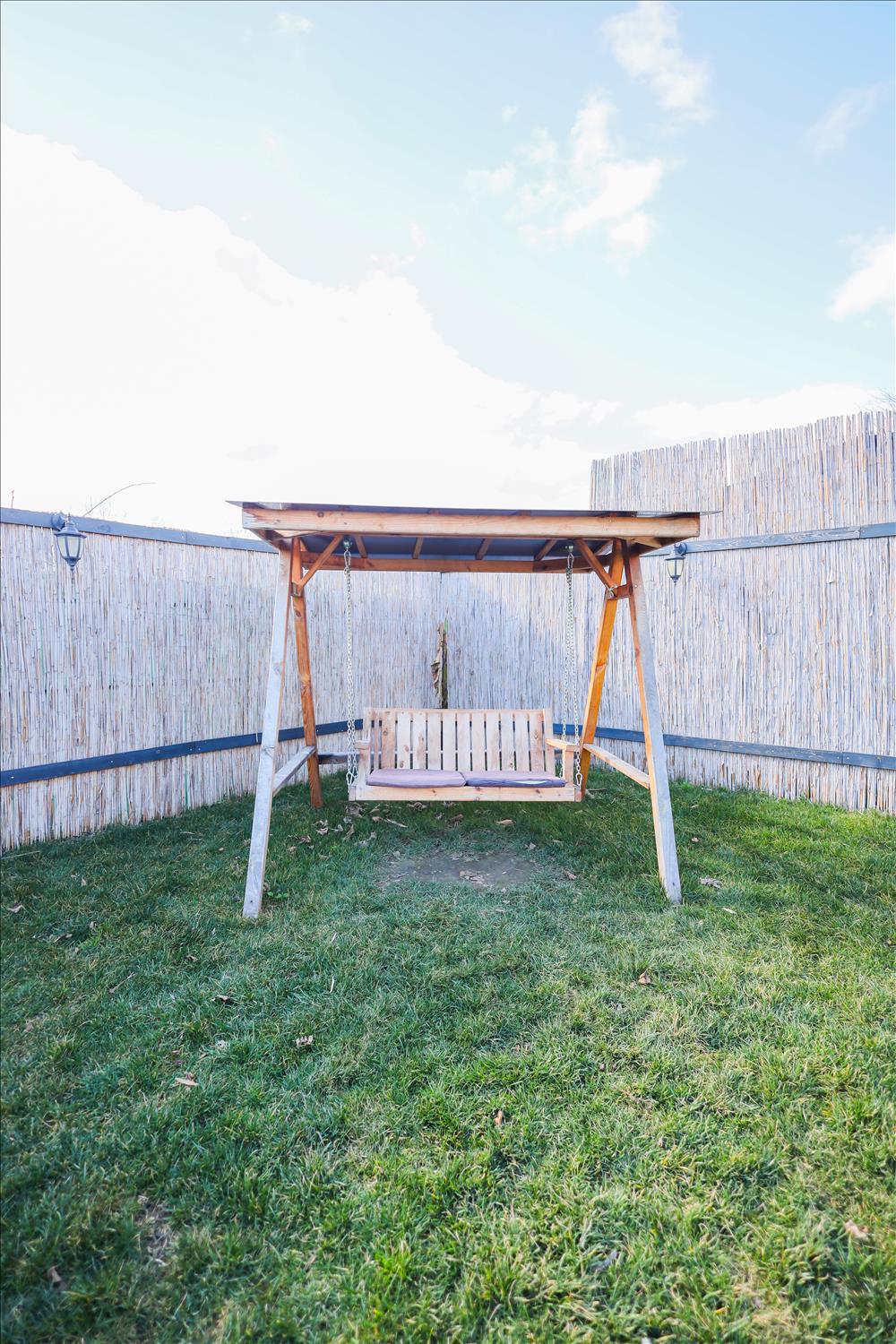 listing card gallery