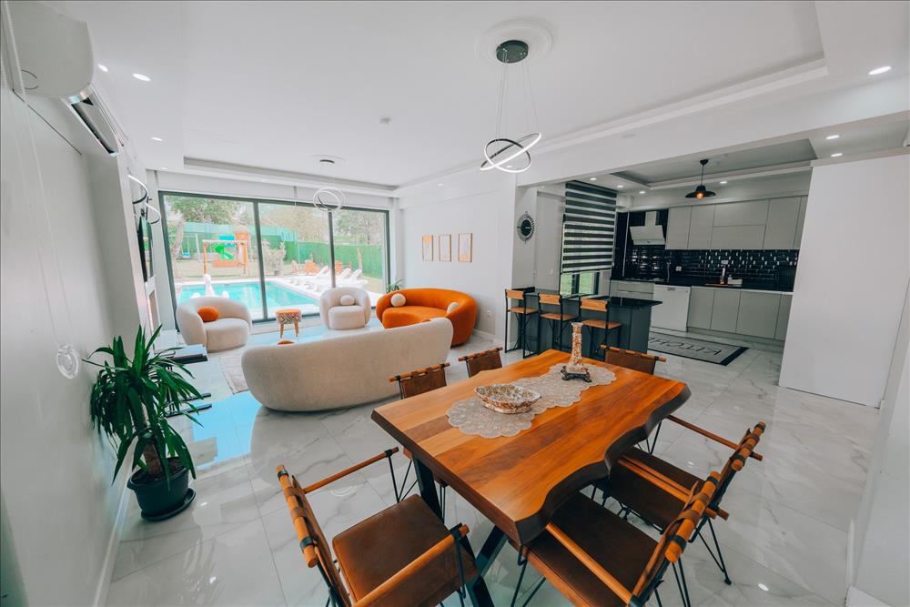 listing card gallery