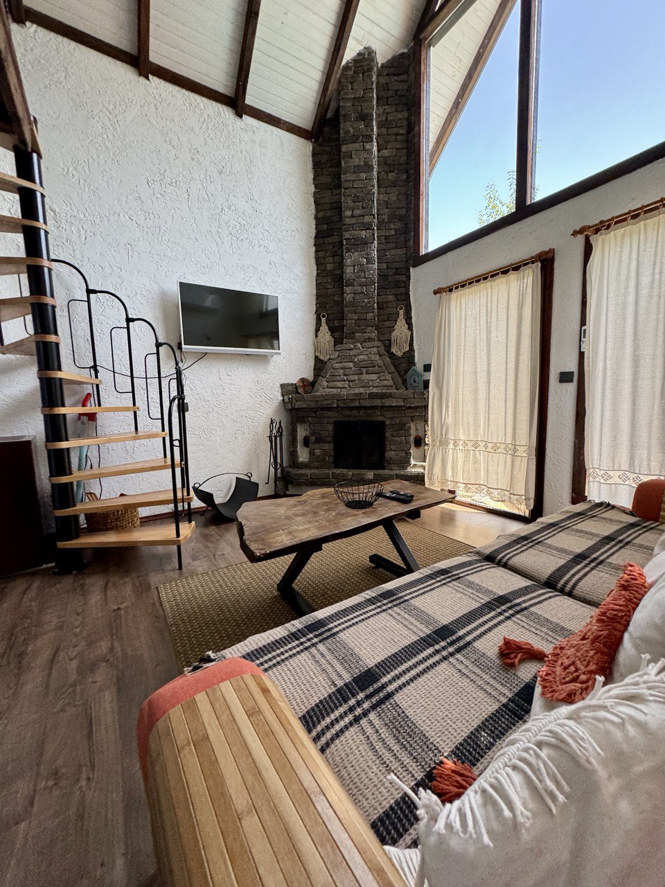 listing card gallery