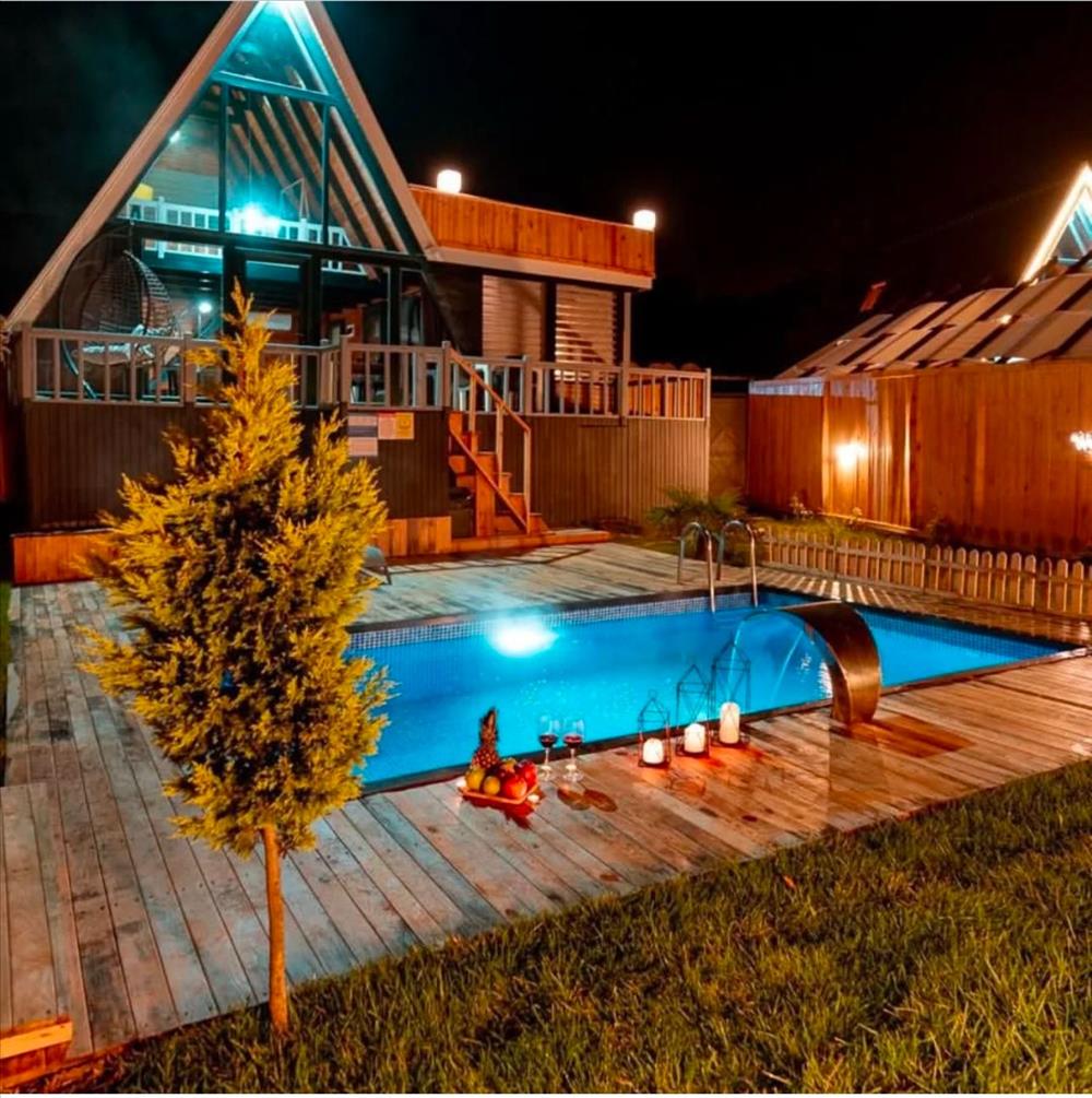 listing card gallery