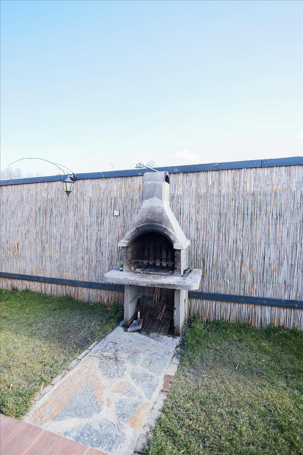 listing card gallery