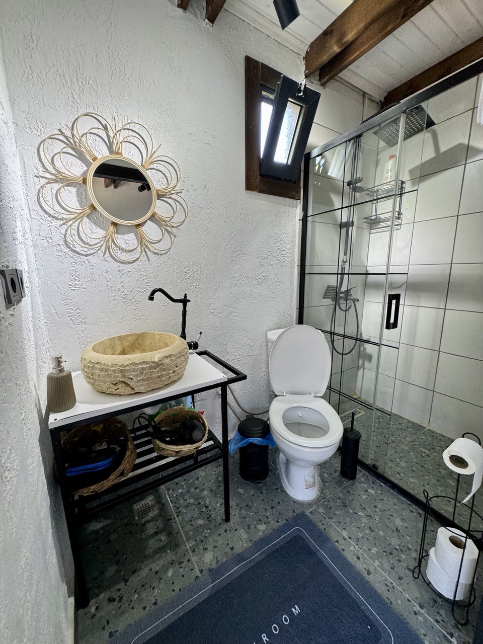 listing card gallery