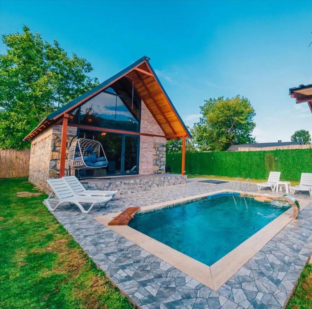 listing card gallery