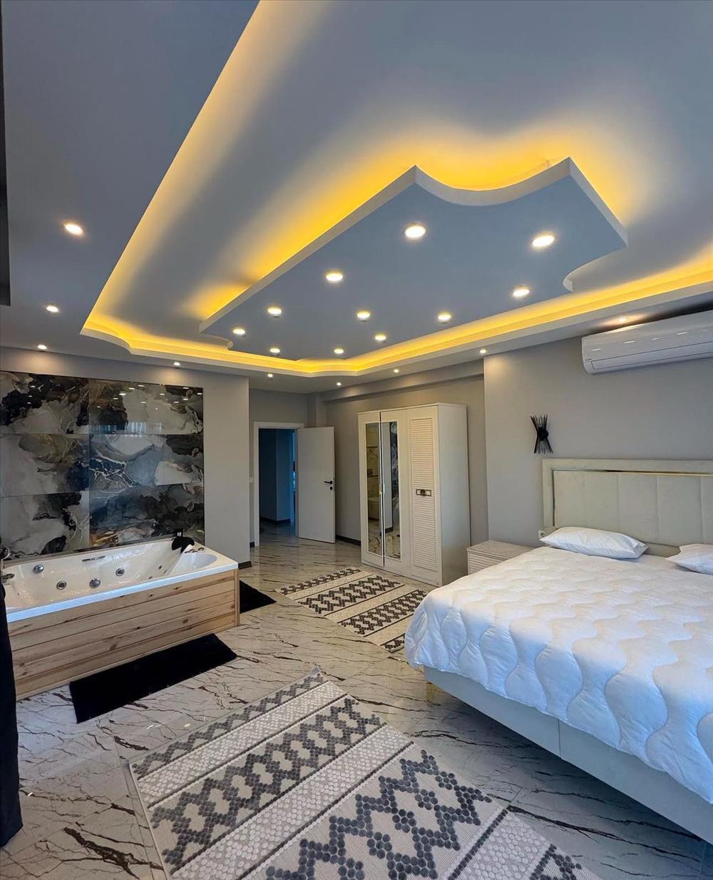 listing card gallery