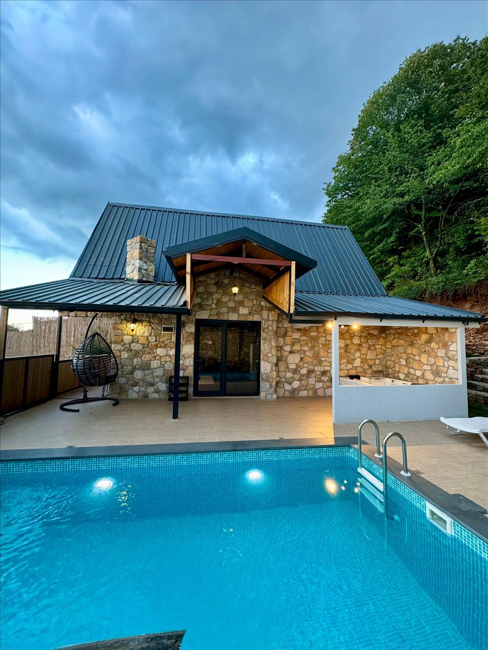 listing card gallery