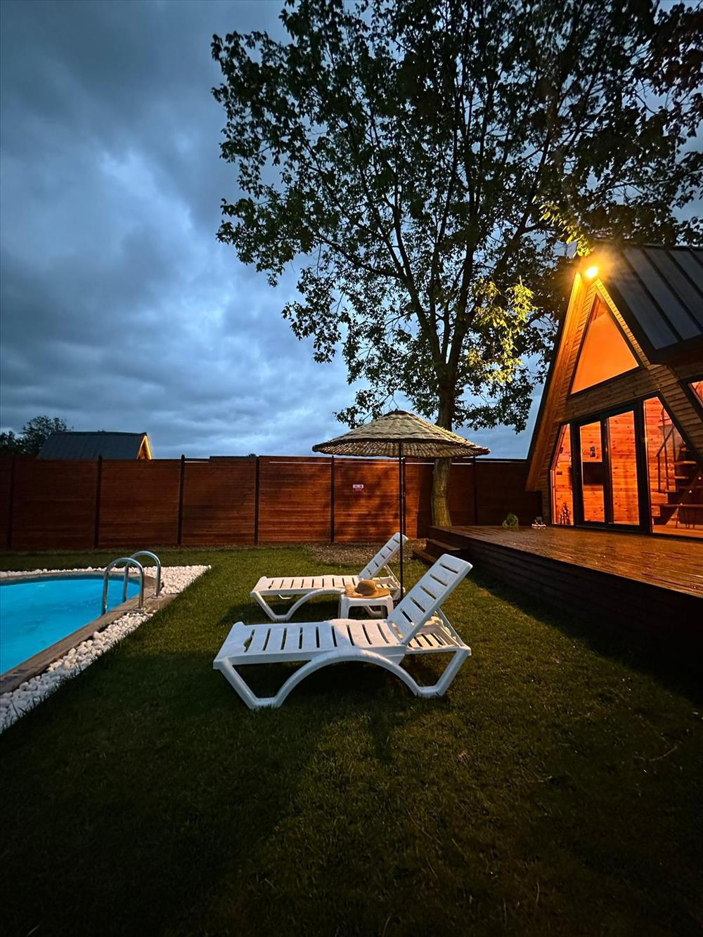 listing card gallery