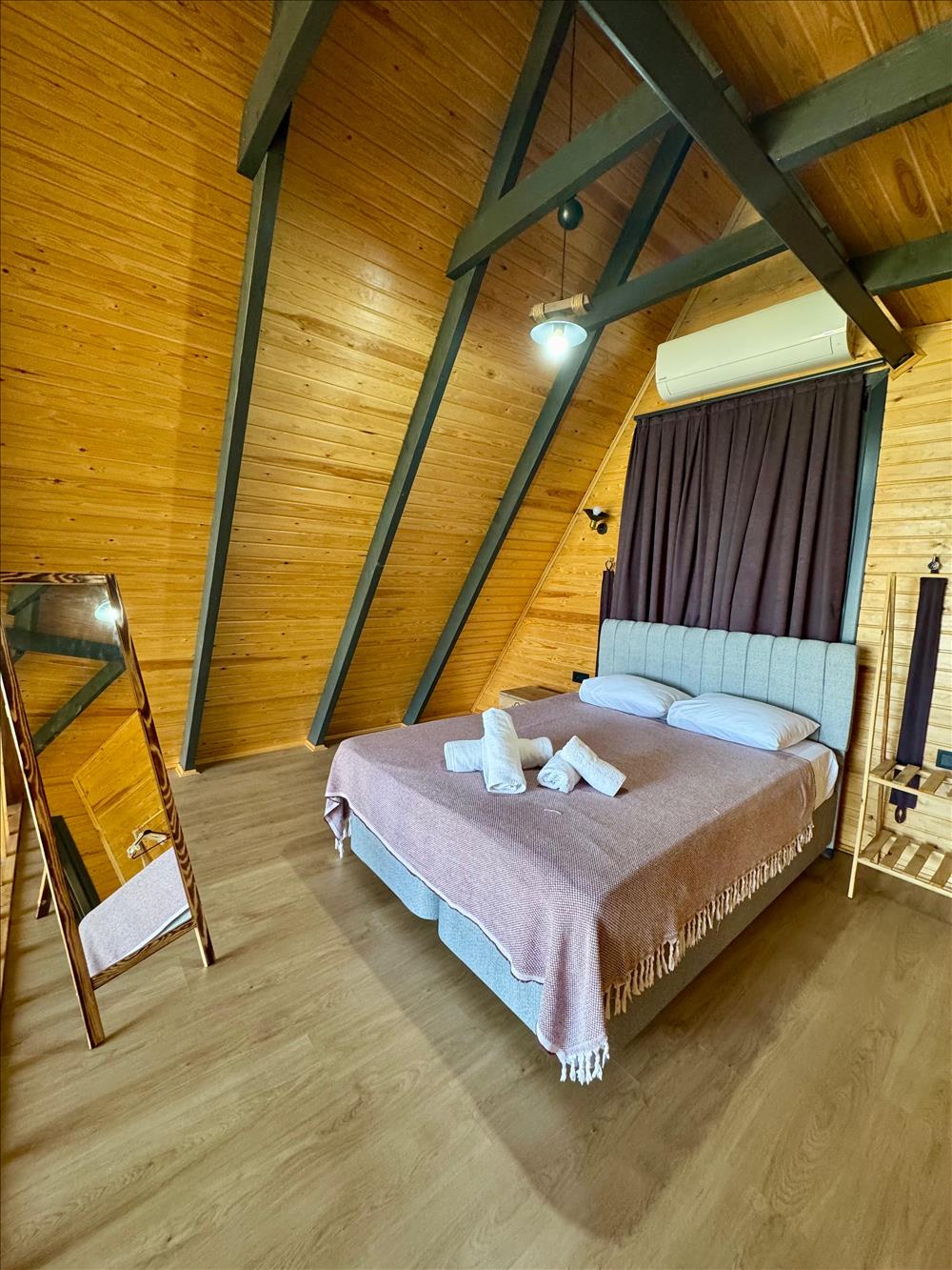 listing card gallery