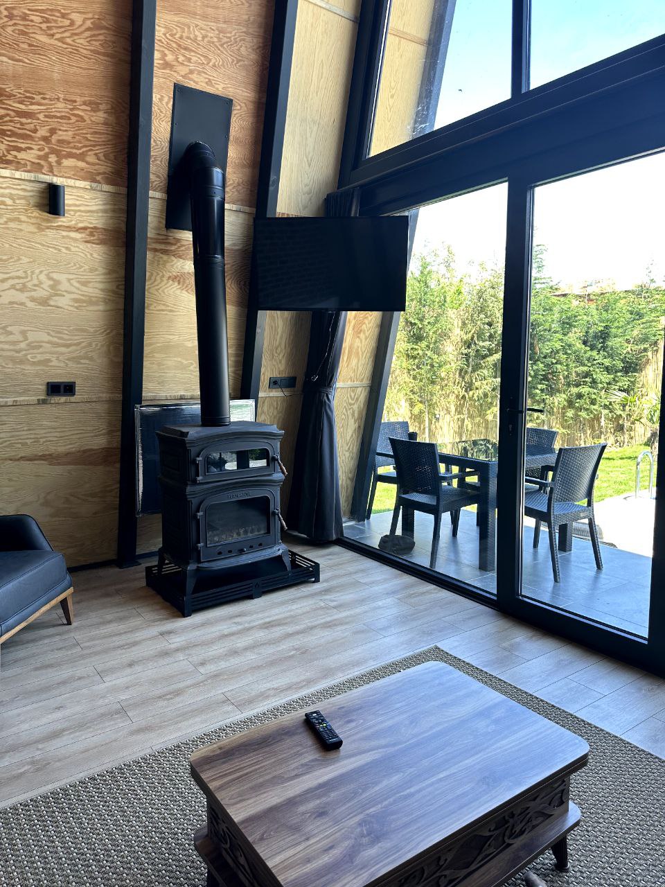 listing card gallery