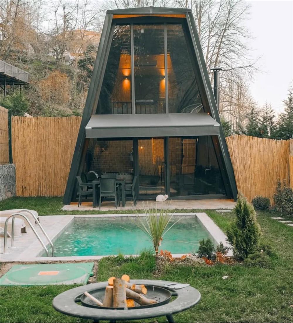 listing card gallery