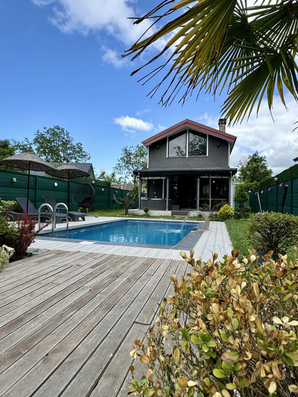 listing card gallery