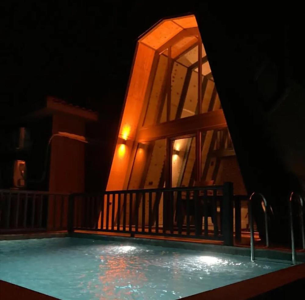 listing card gallery