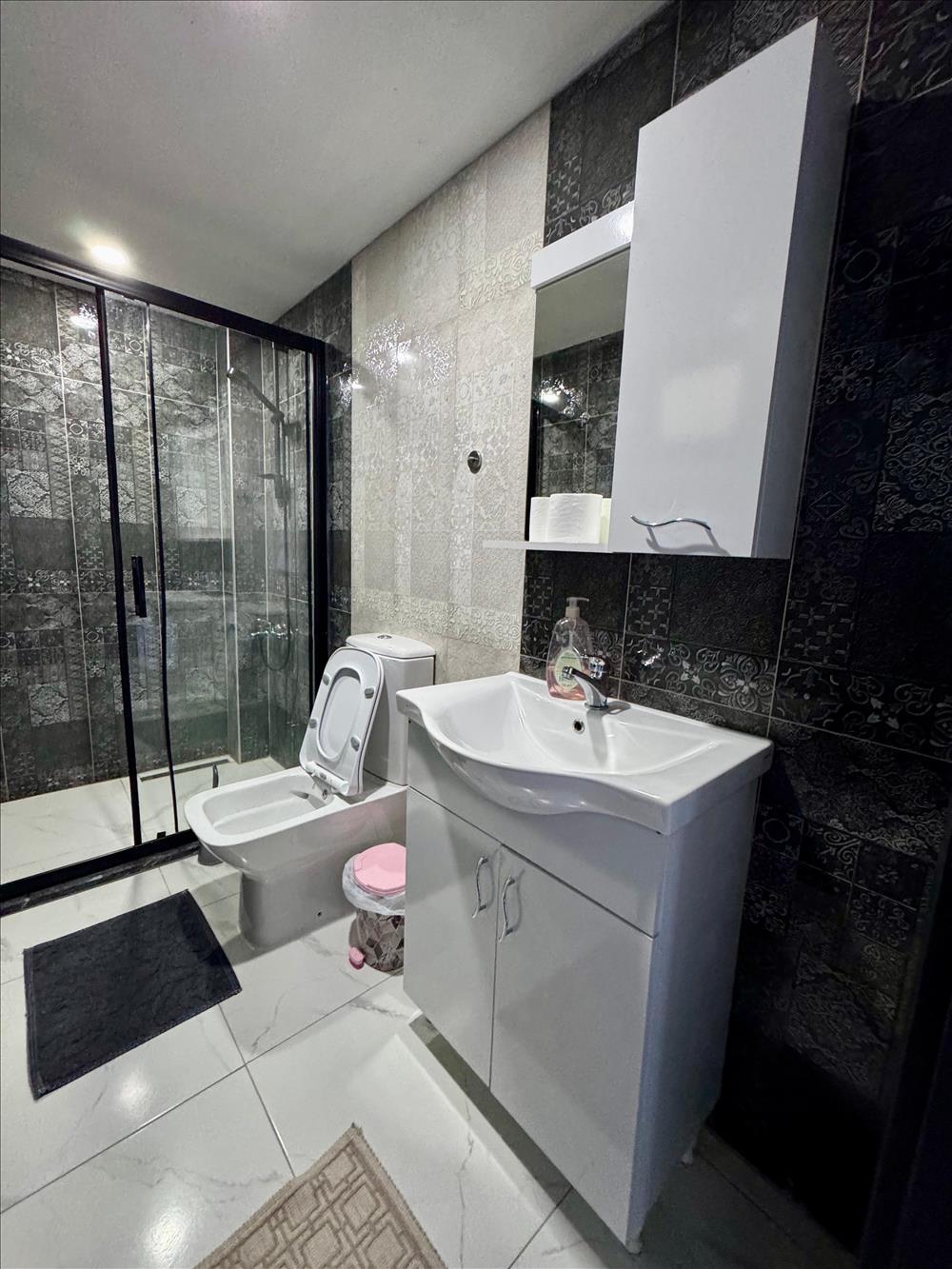 listing card gallery