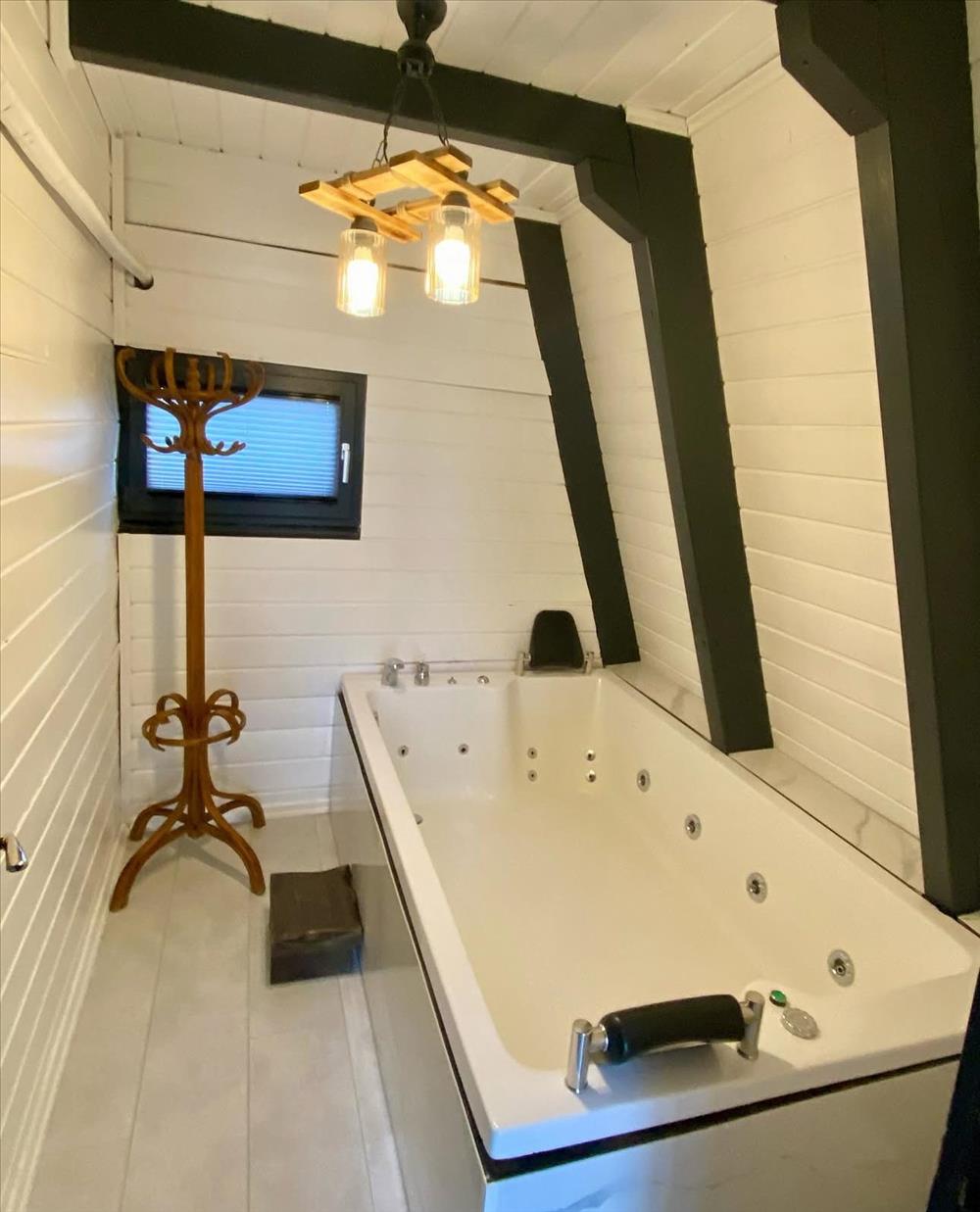 listing card gallery