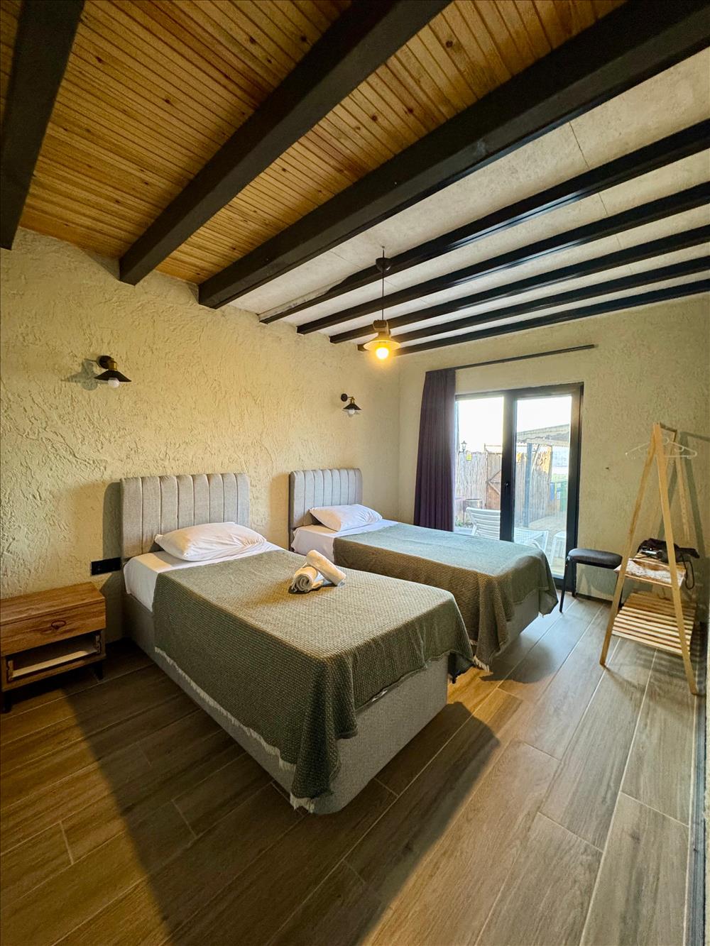 listing card gallery