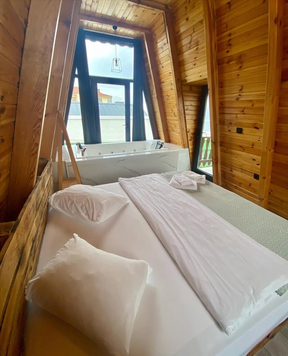 listing card gallery