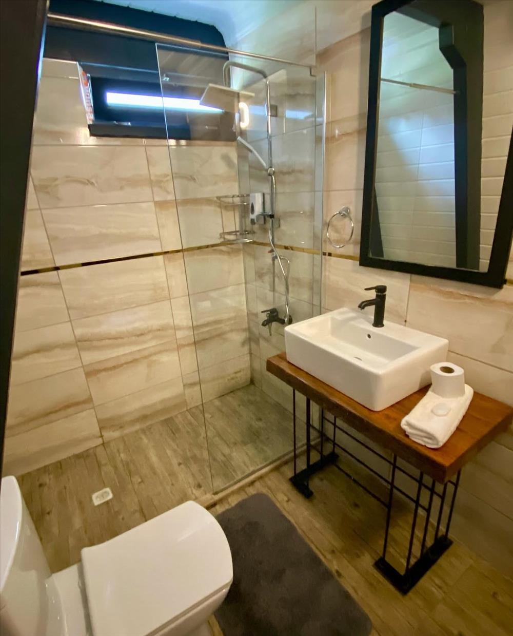 listing card gallery