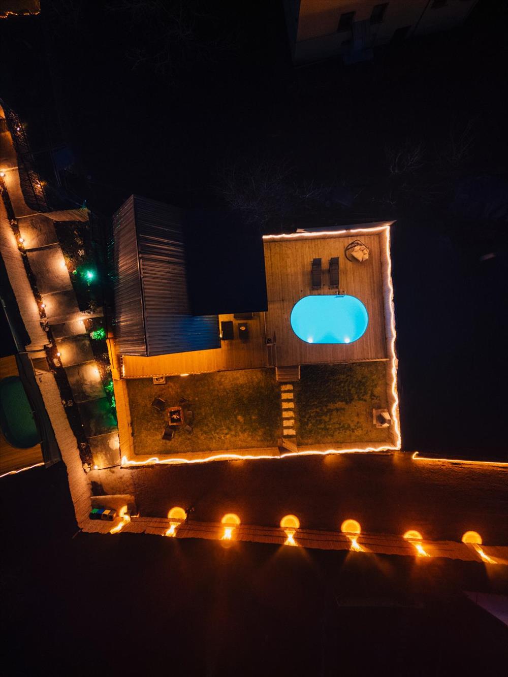 listing card gallery