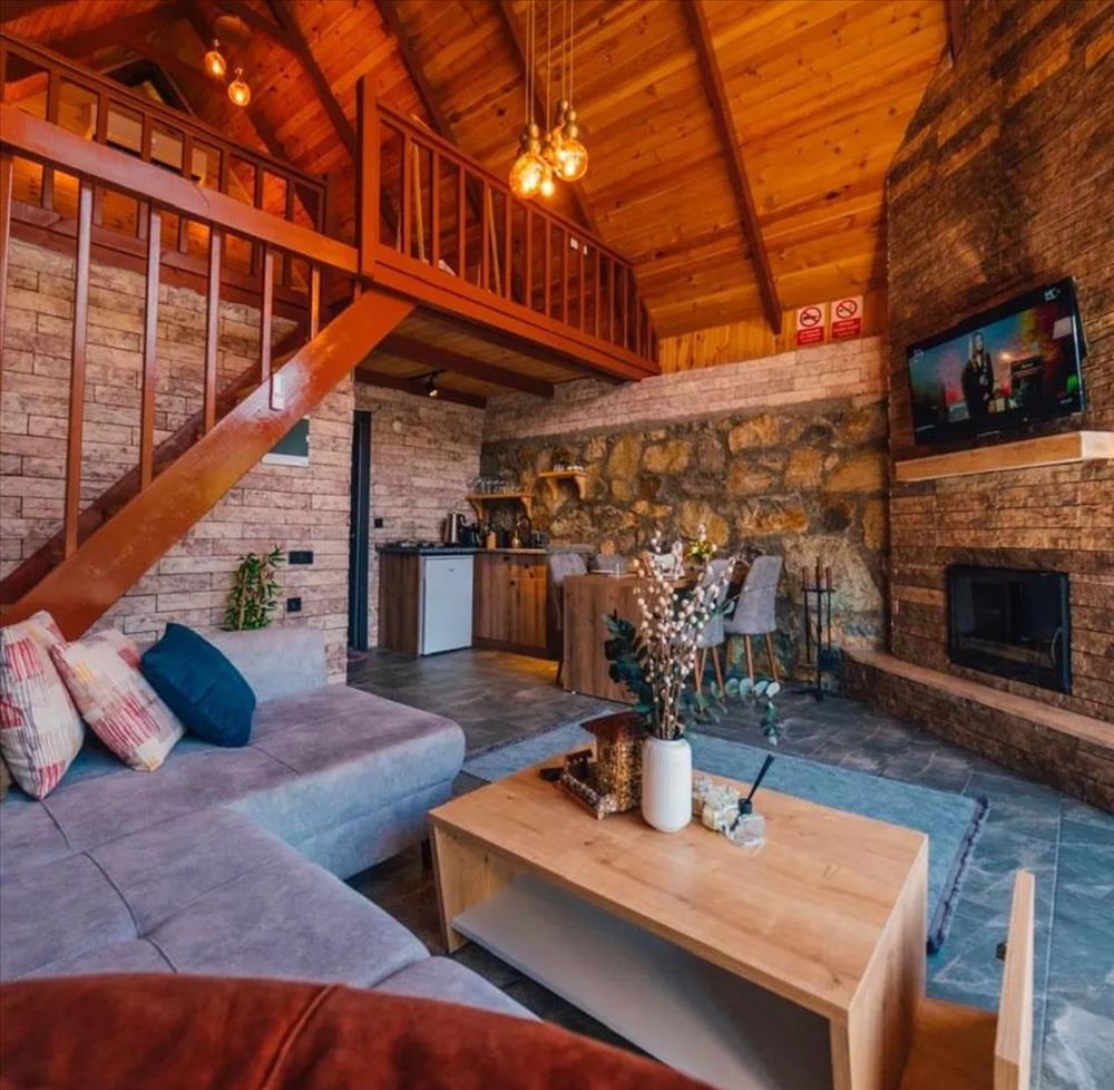 listing card gallery