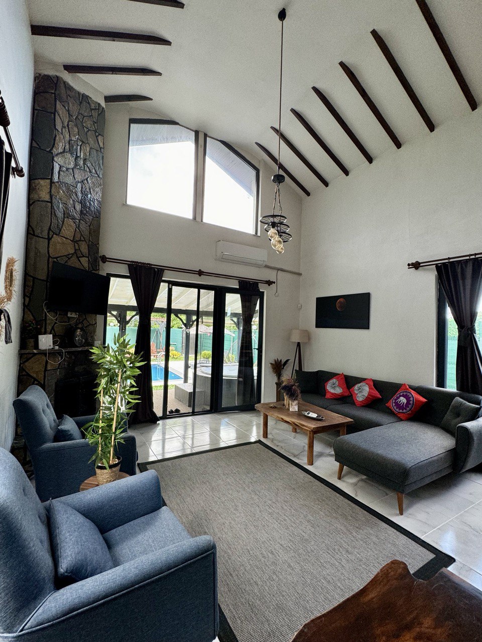 listing card gallery