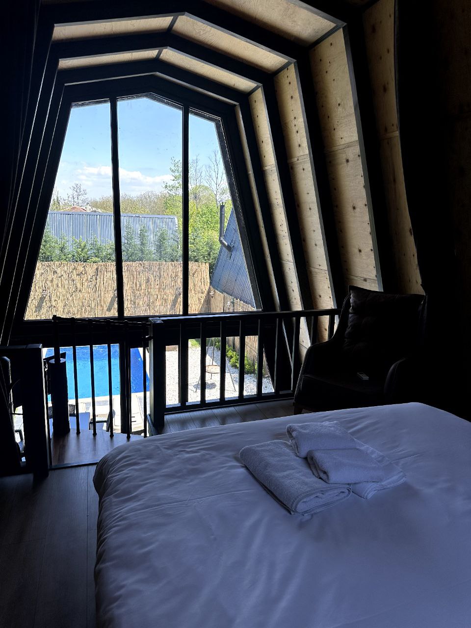 listing card gallery