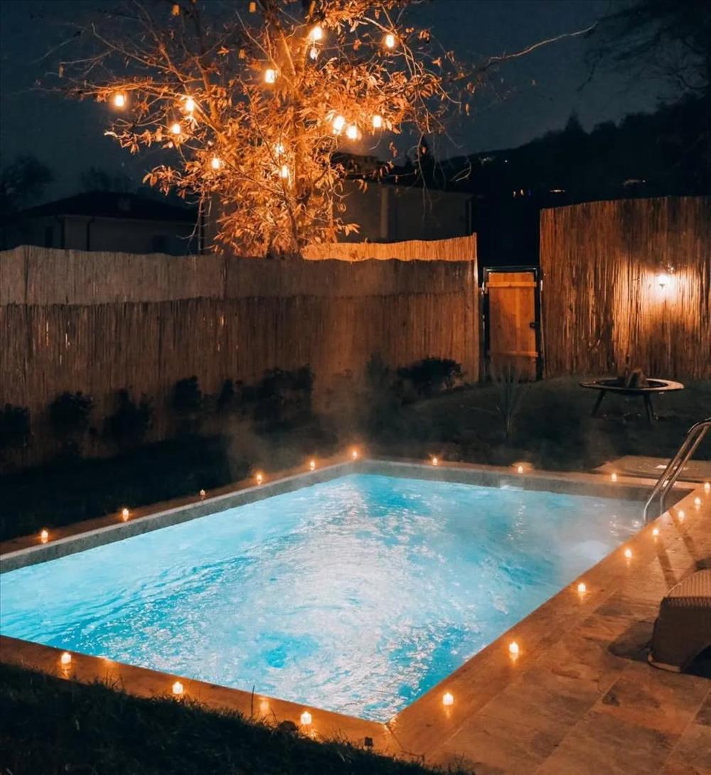 listing card gallery