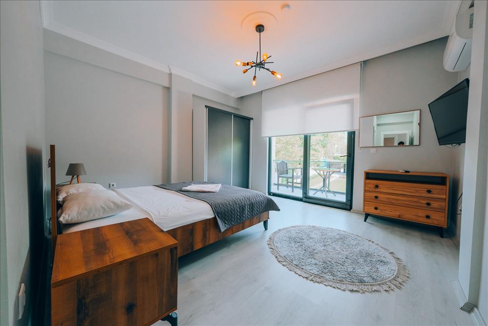 listing card gallery