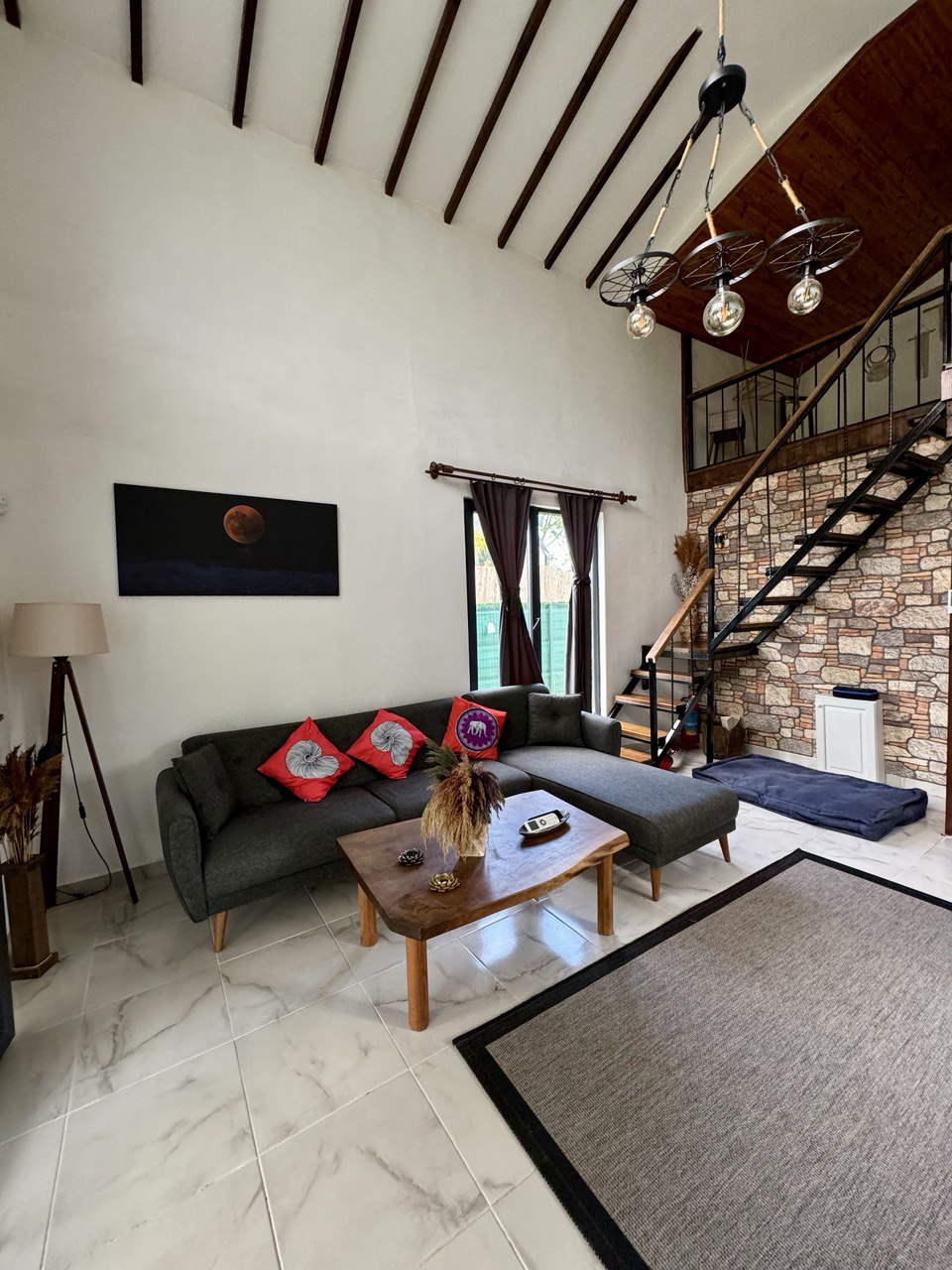 listing card gallery