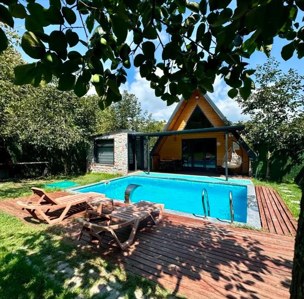 listing card gallery