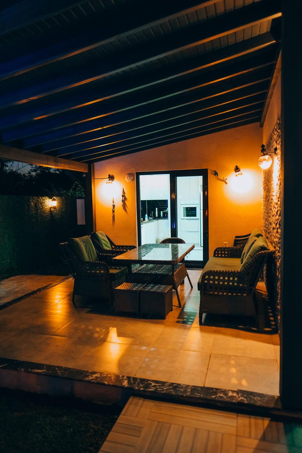 listing card gallery