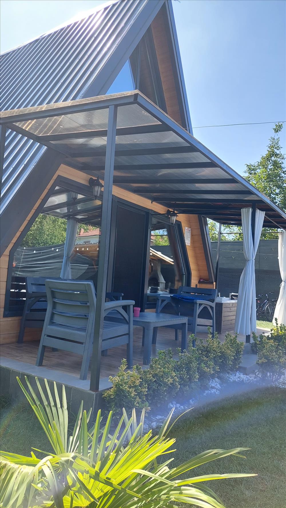 listing card gallery