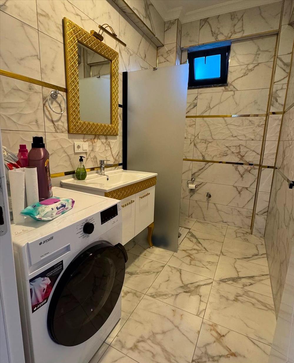 listing card gallery