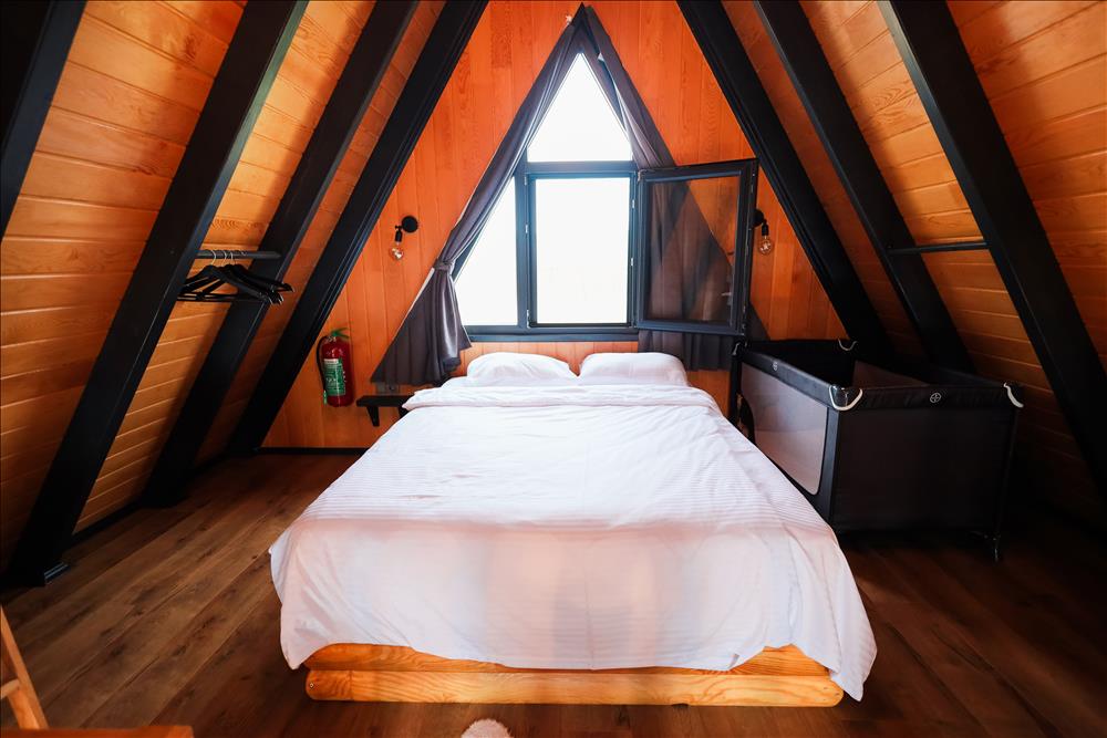 listing card gallery