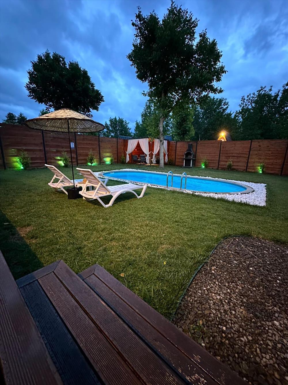 listing card gallery