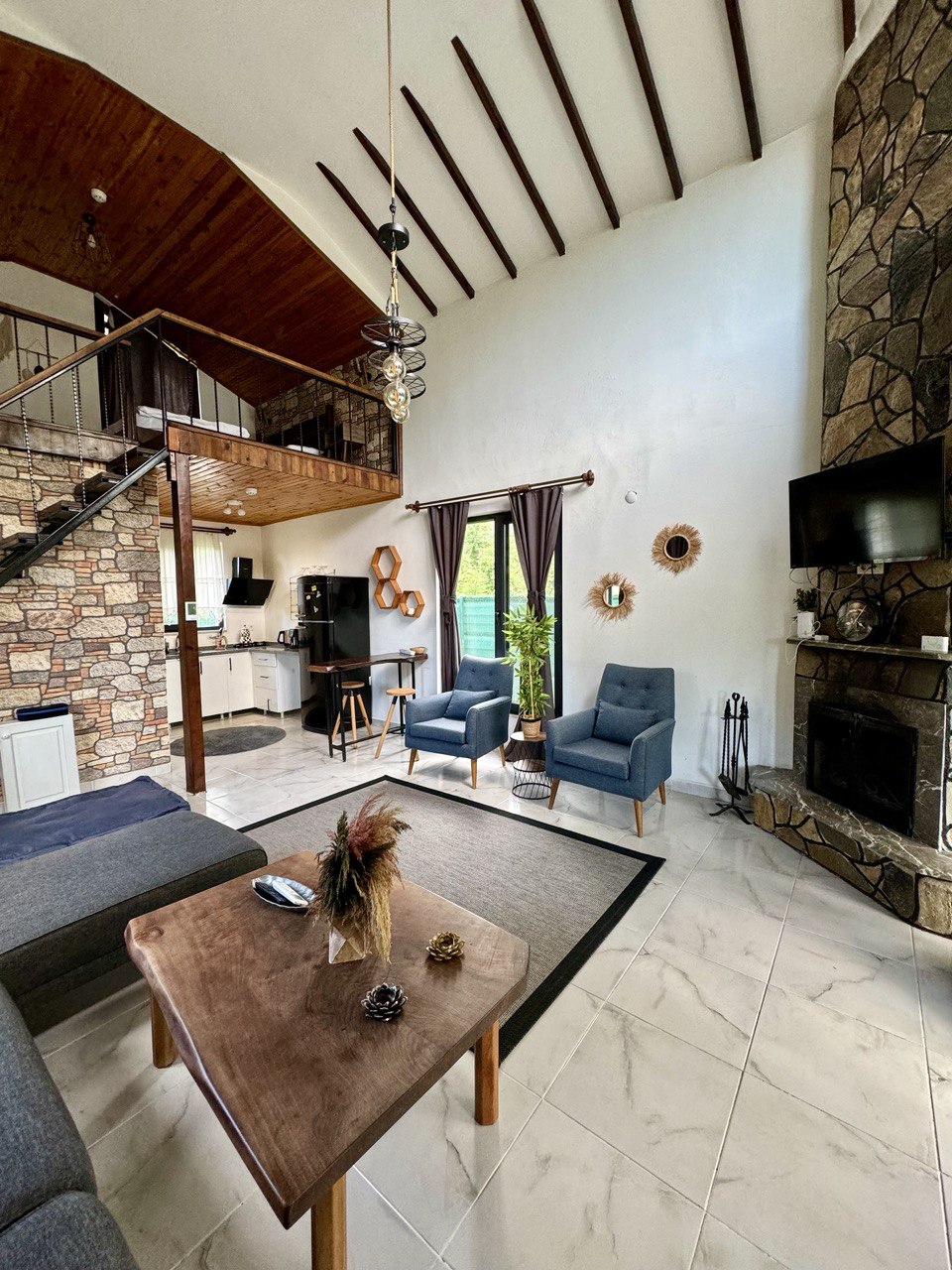 listing card gallery