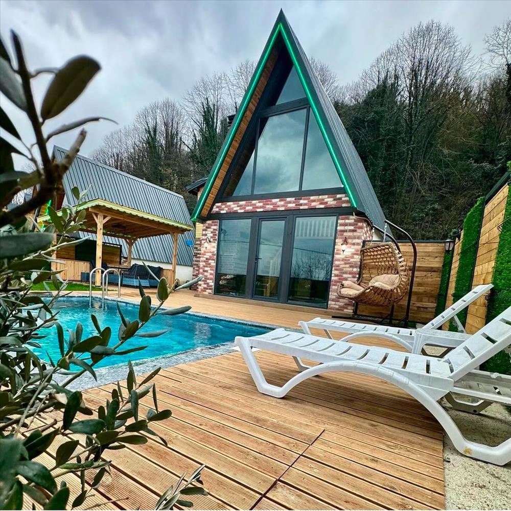 listing card gallery