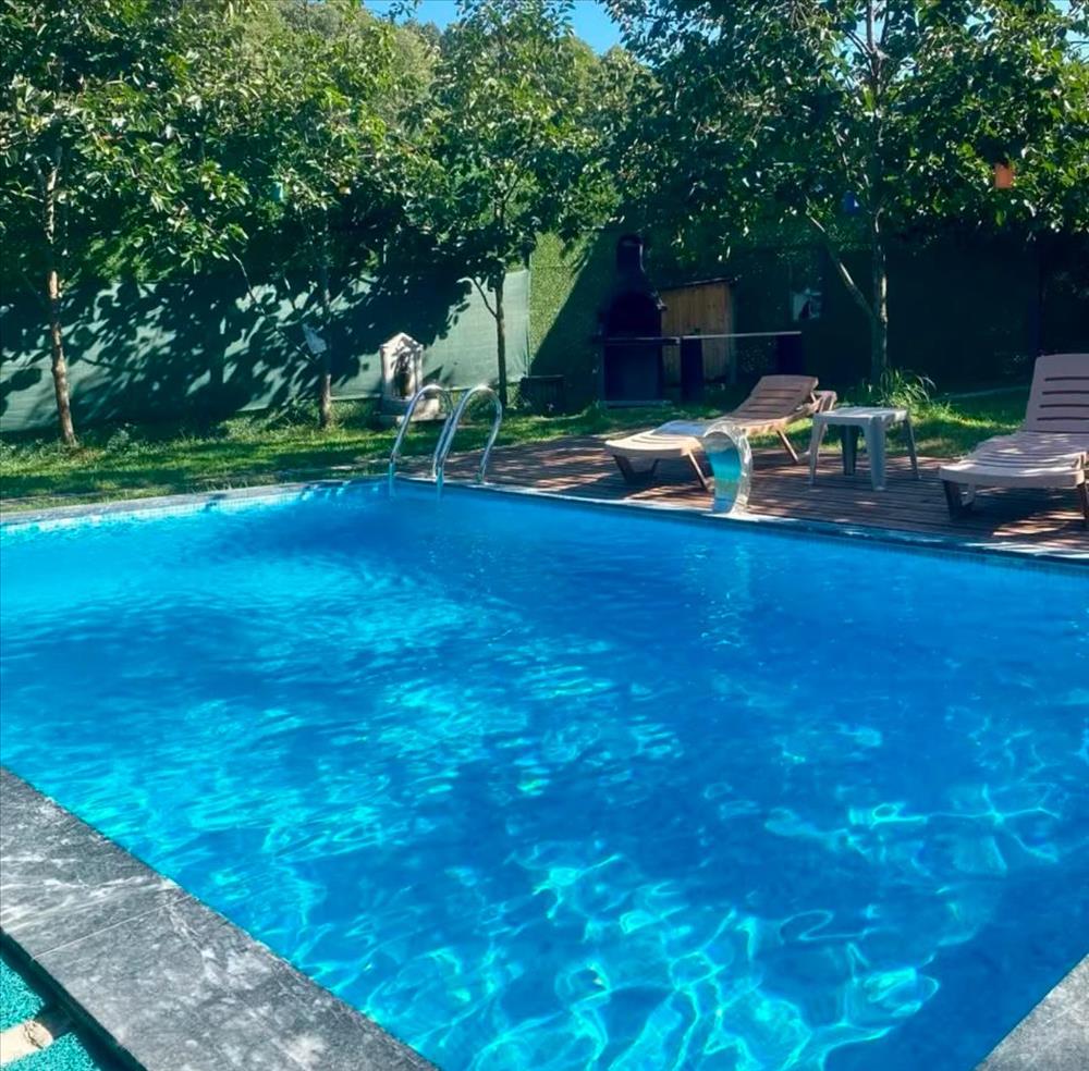 listing card gallery