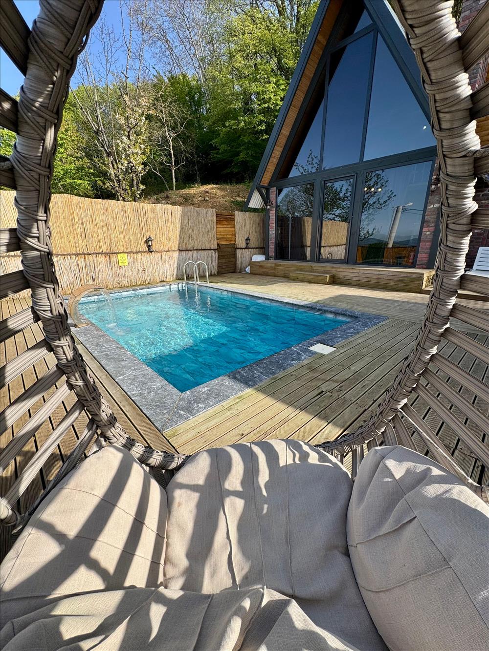 listing card gallery