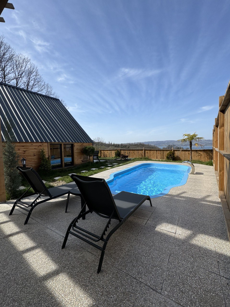 listing card gallery