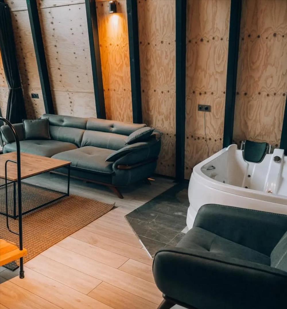 listing card gallery