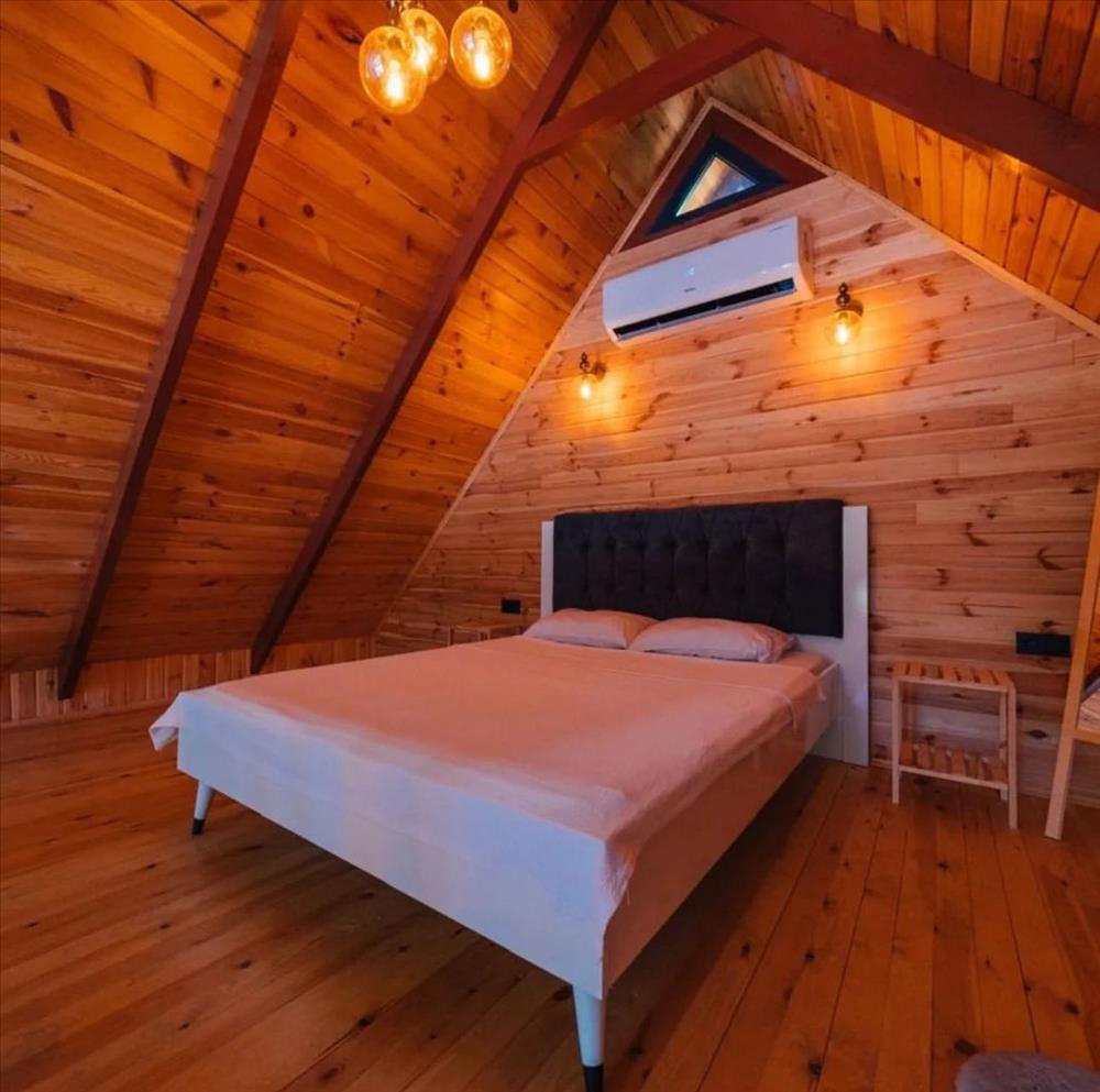 listing card gallery