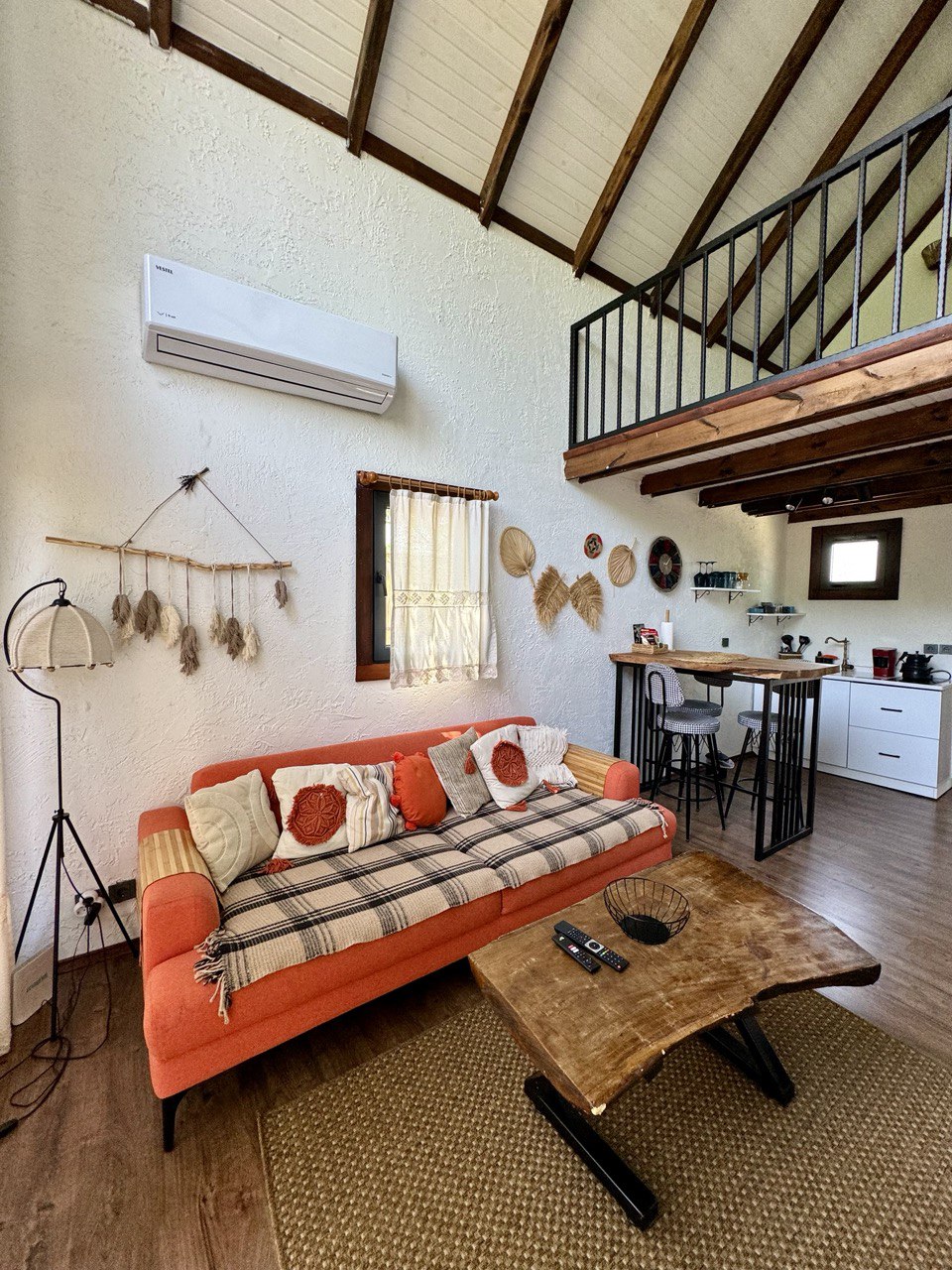 listing card gallery