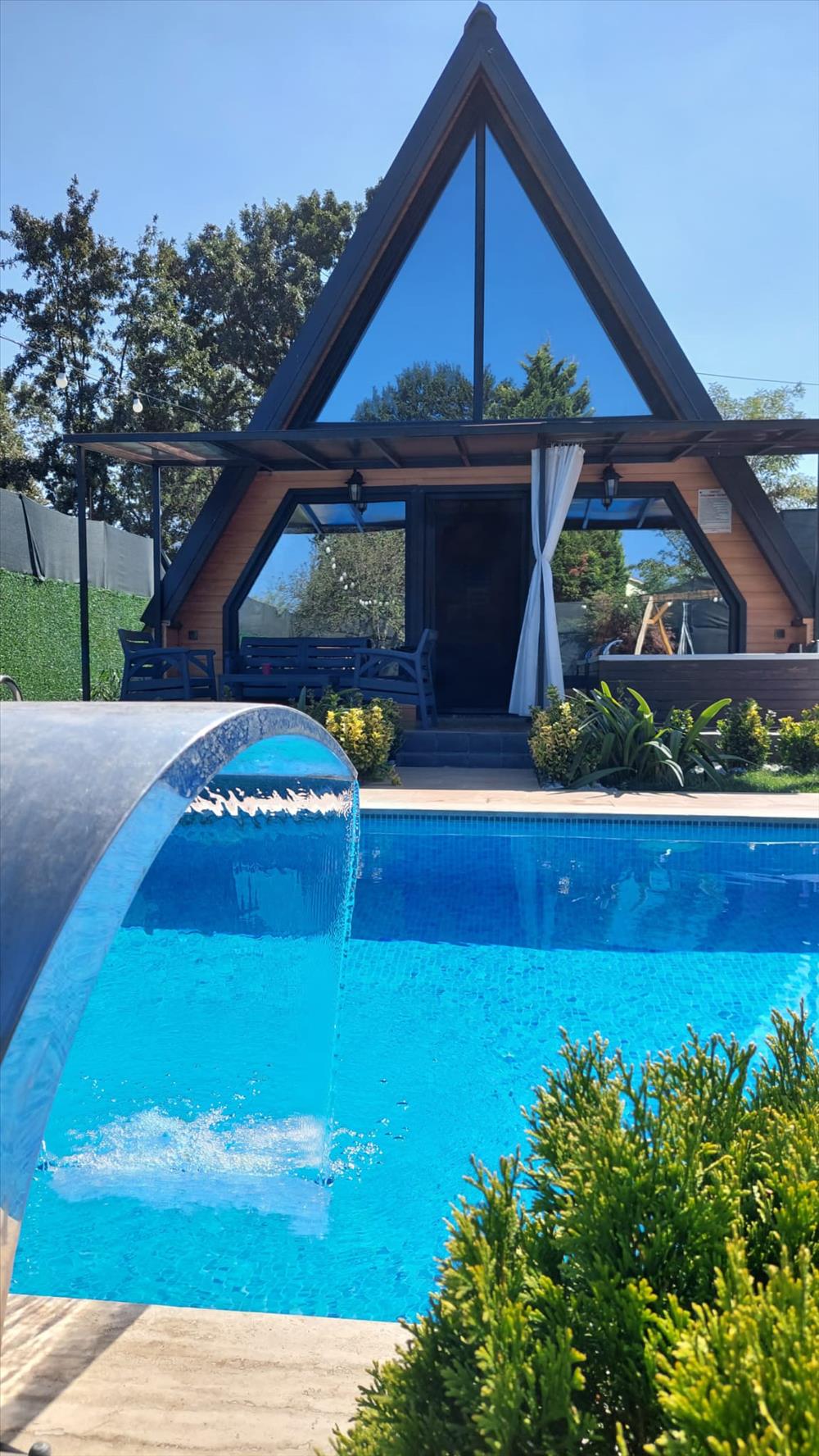 listing card gallery