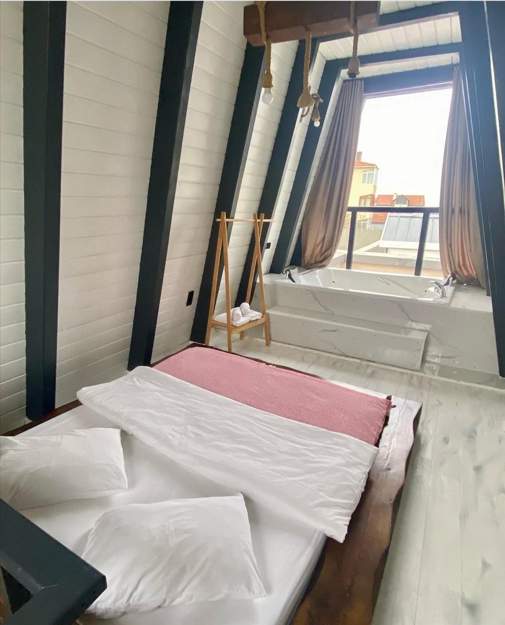 listing card gallery