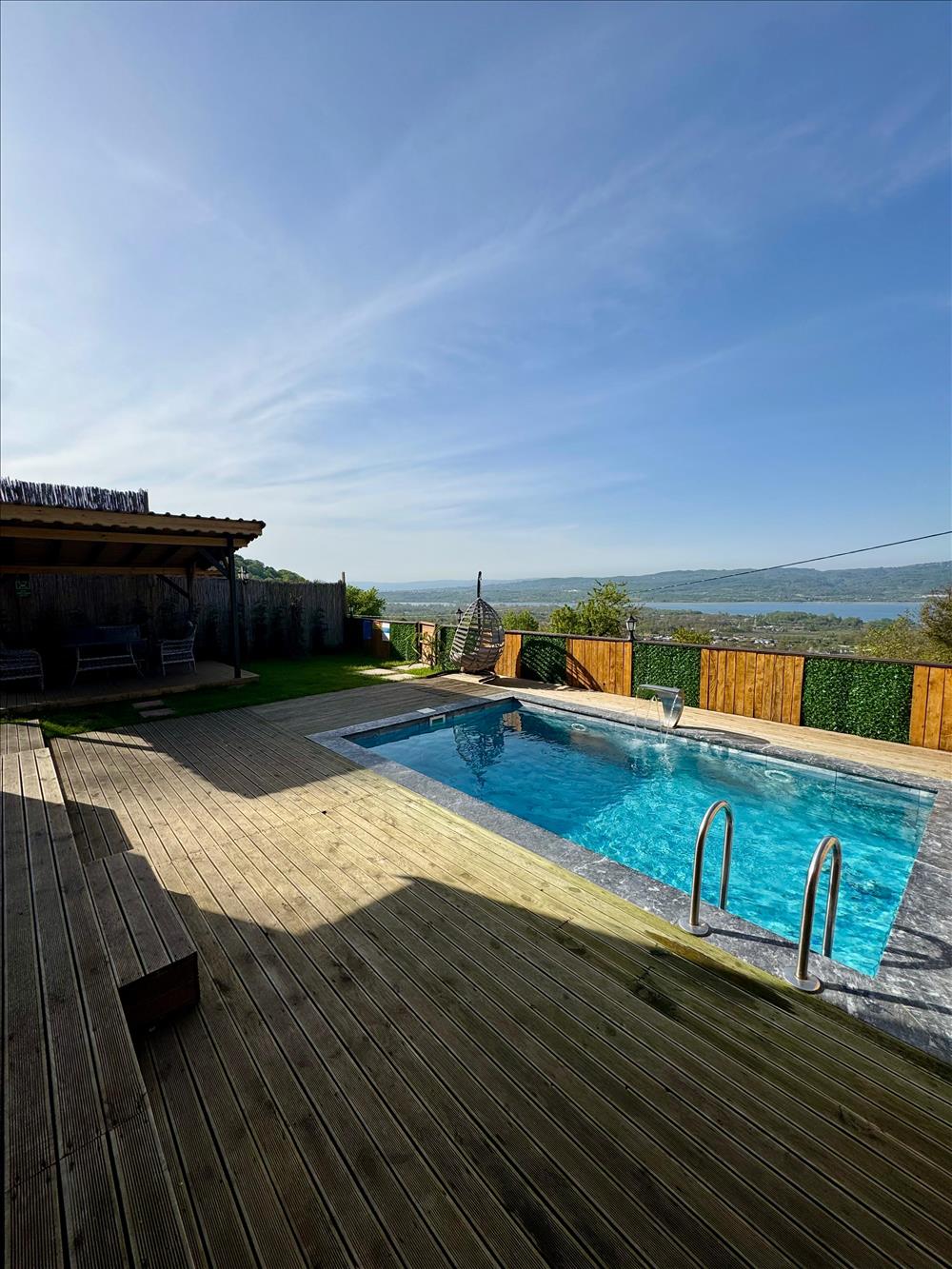 listing card gallery