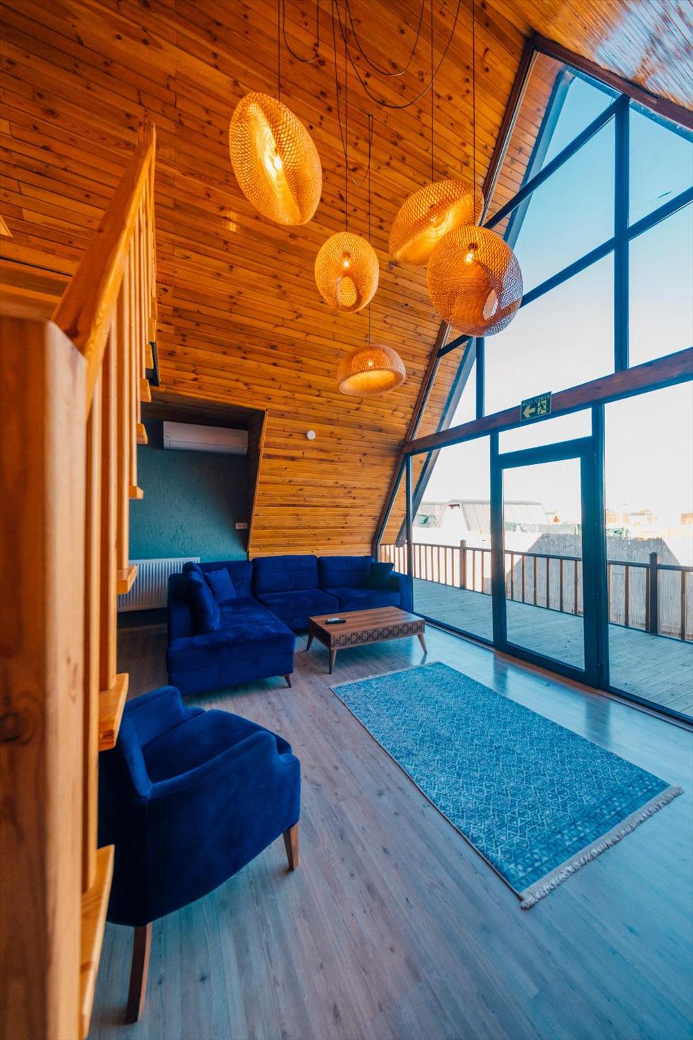 listing card gallery