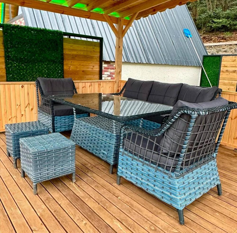 listing card gallery